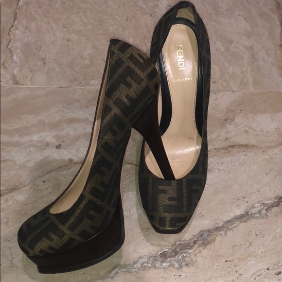 Authentic Fendi Pumps - Picture 1 of 6